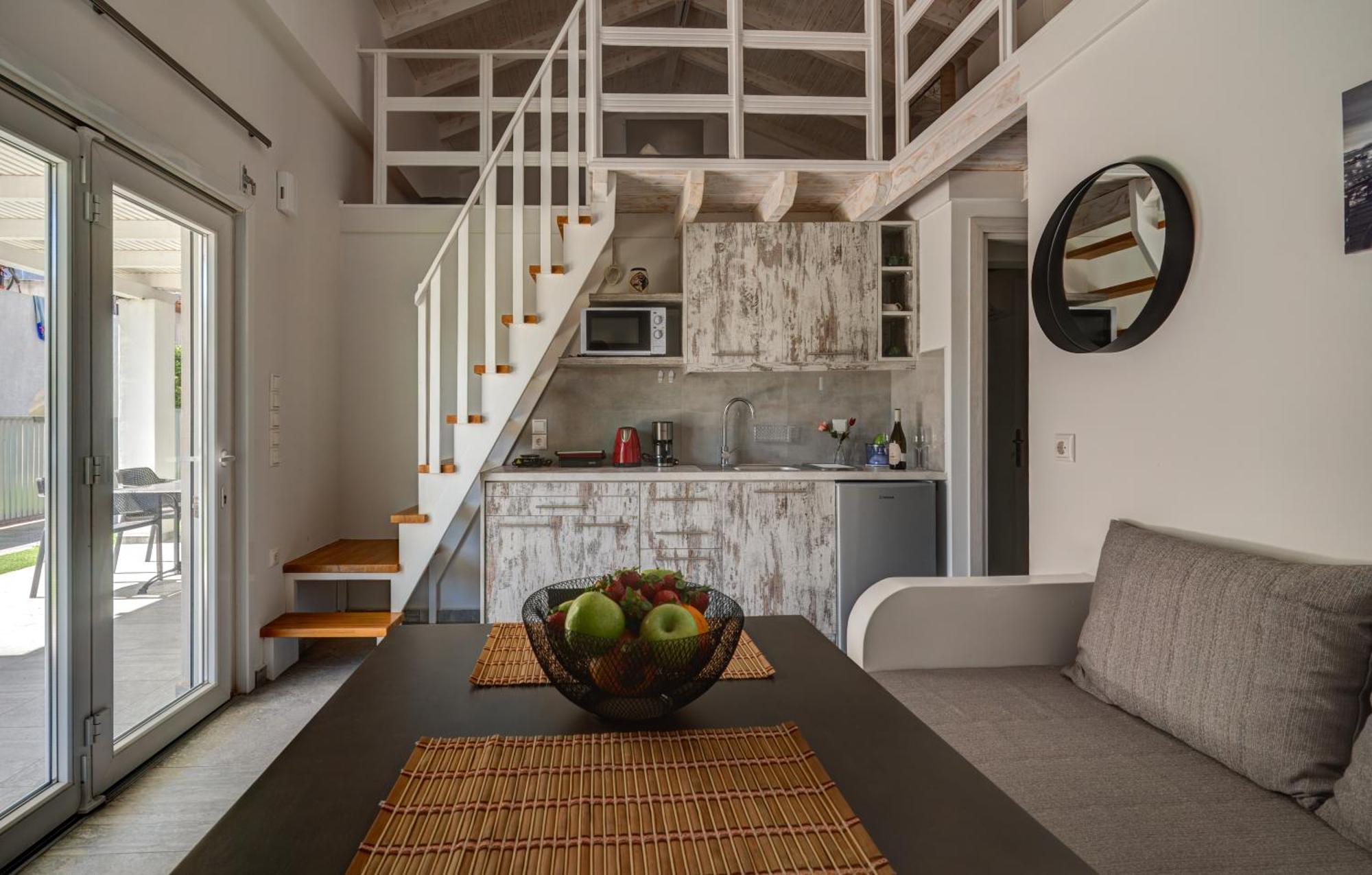 Molos Beachfront Apartments In 디아코프토 외부 사진