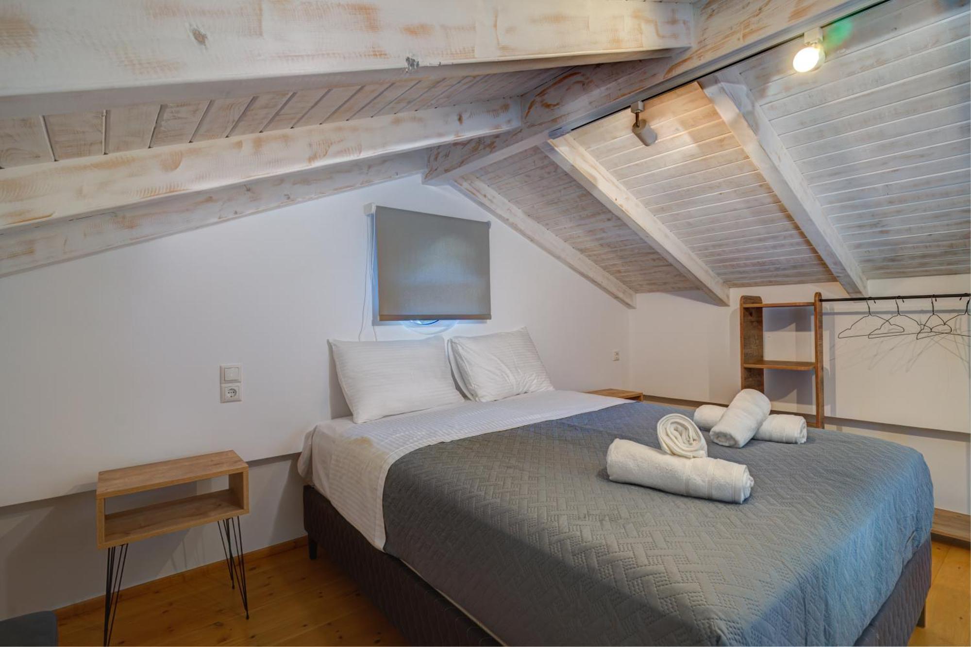 Molos Beachfront Apartments In 디아코프토 외부 사진
