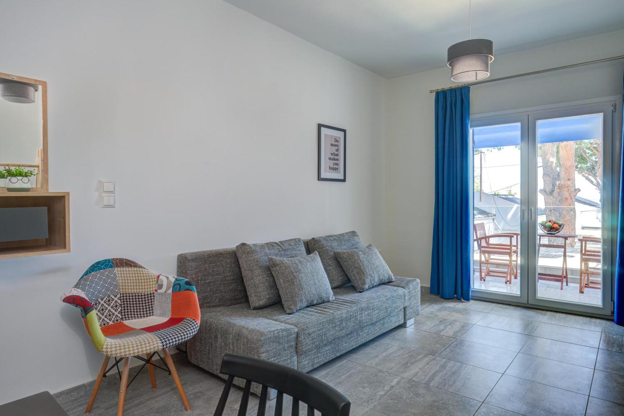 Molos Beachfront Apartments In 디아코프토 외부 사진