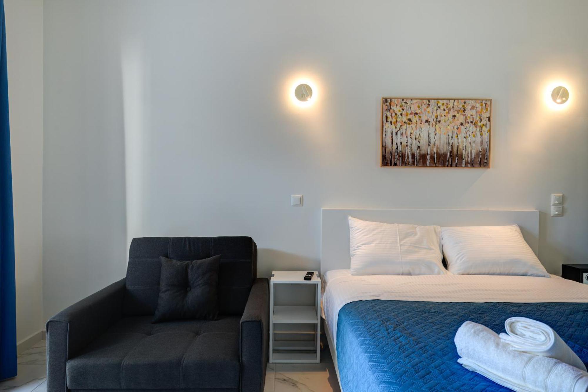 Molos Beachfront Apartments In 디아코프토 외부 사진
