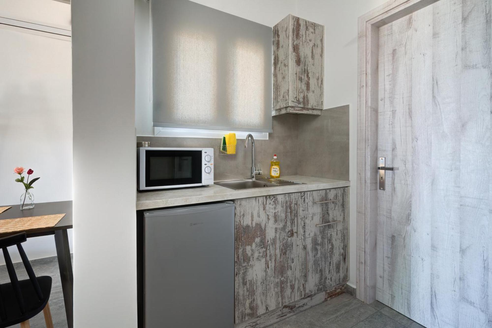 Molos Beachfront Apartments In 디아코프토 객실 사진