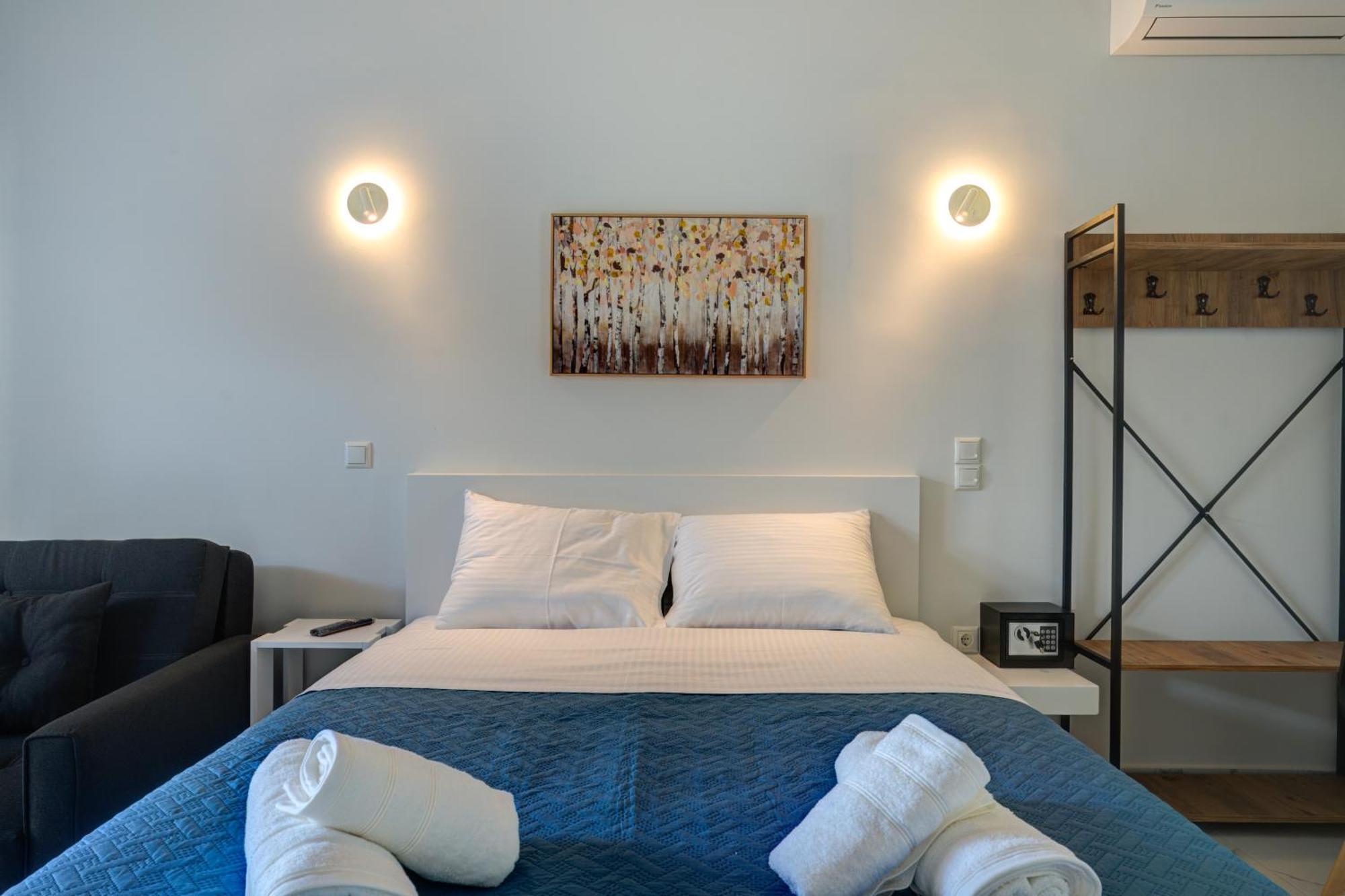 Molos Beachfront Apartments In 디아코프토 외부 사진